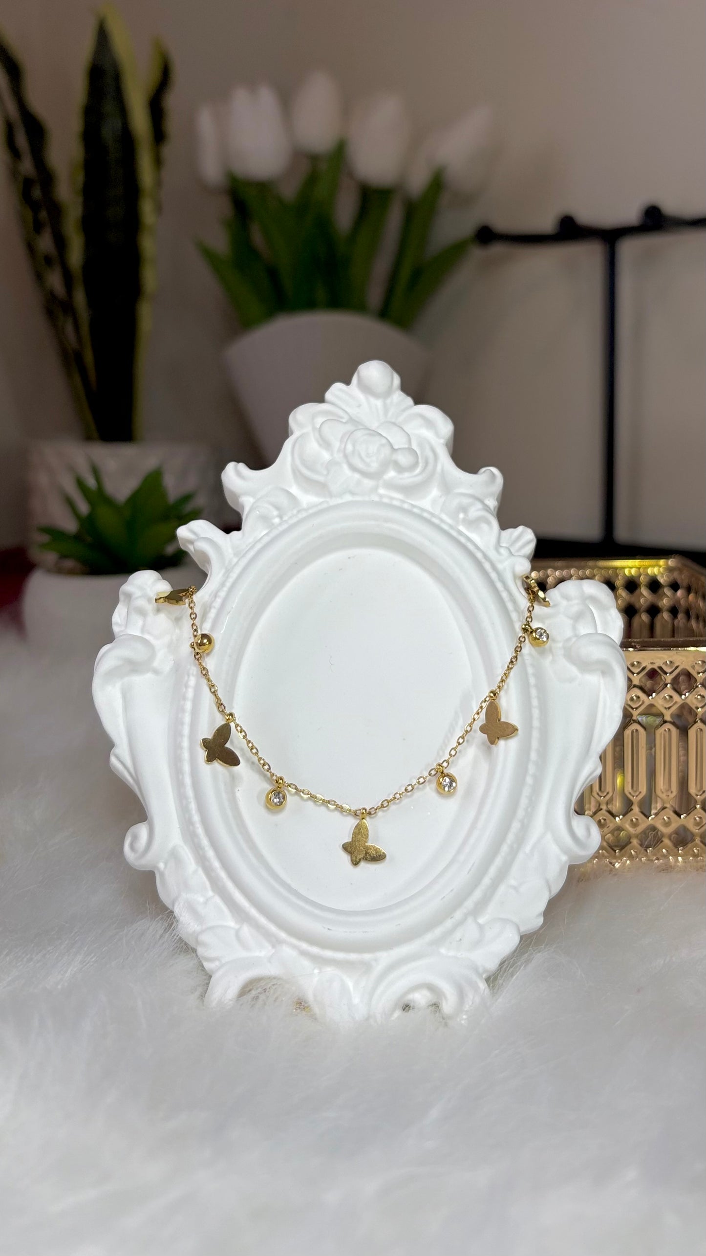 Golden Flutter necklace