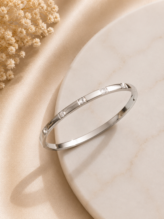 Stella silver bangle