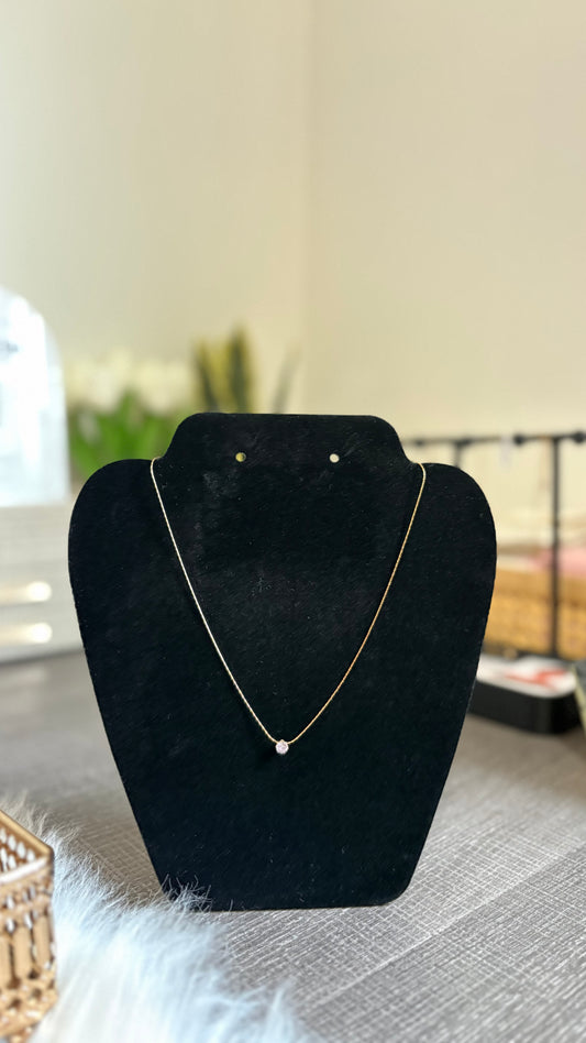 Classic solitaire necklace