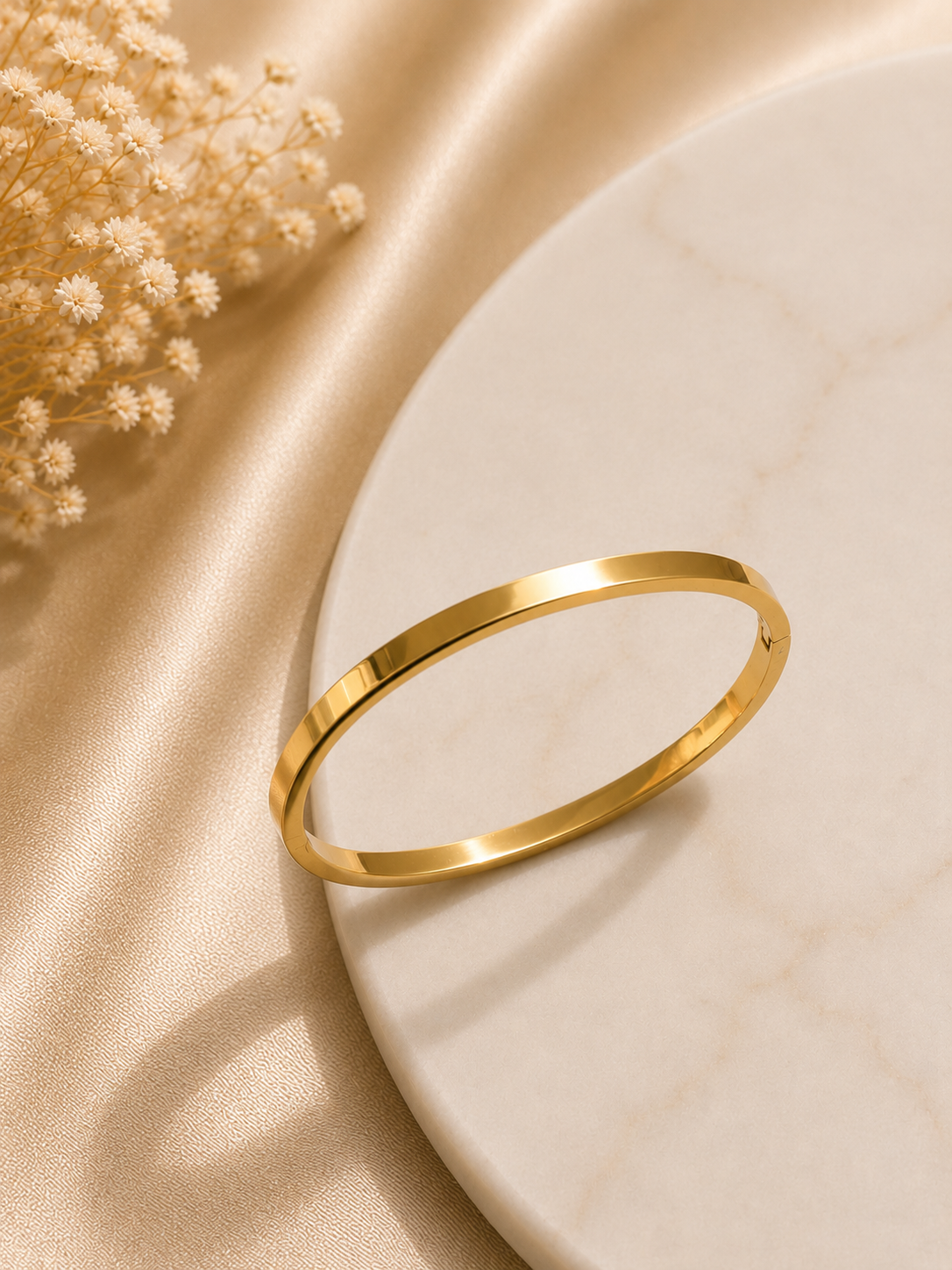 Essential gold bangle
