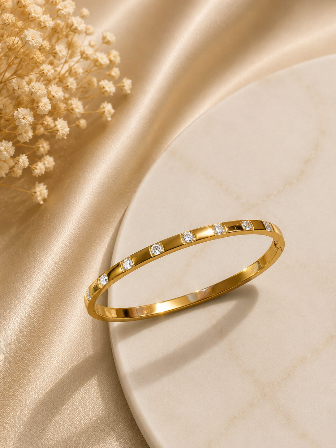 Soleil crystal bangle