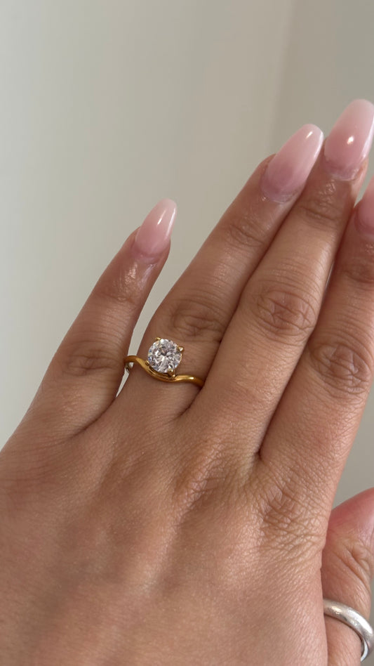 Solitaire Wave Ring
