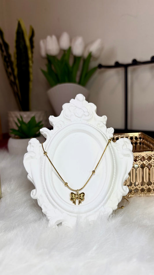 Bow pendant Necklace