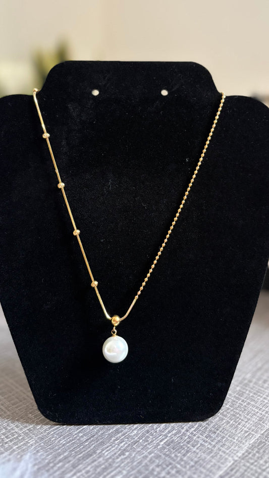 Pearl drop elegance necklace
